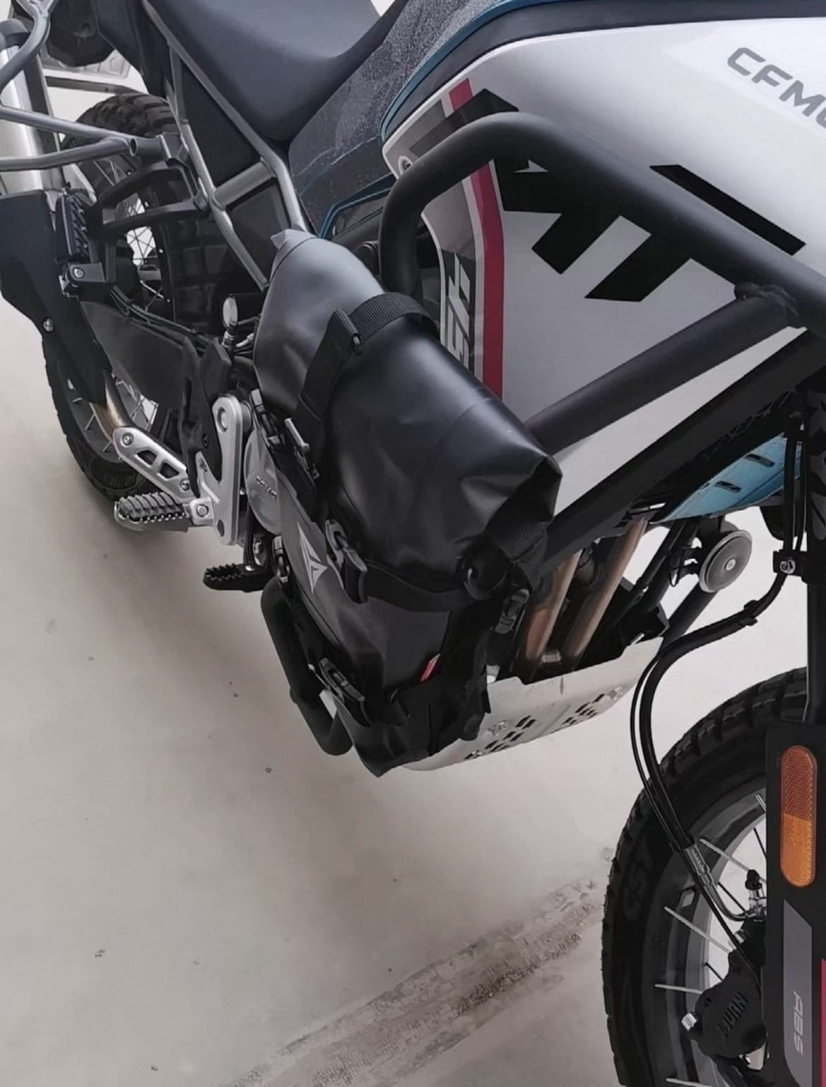 Bolso motero defensa 5 litros ampliable 8 litros Motowolf - Image 9