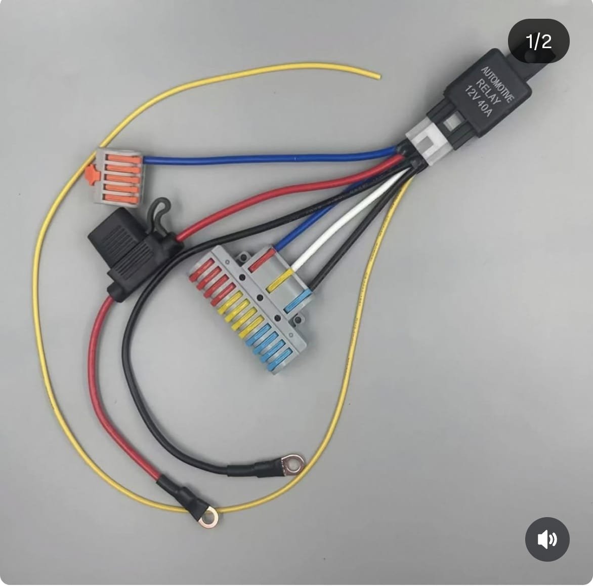 Conector universal para que puedas conectar varios accesorios a la ves en tu moto